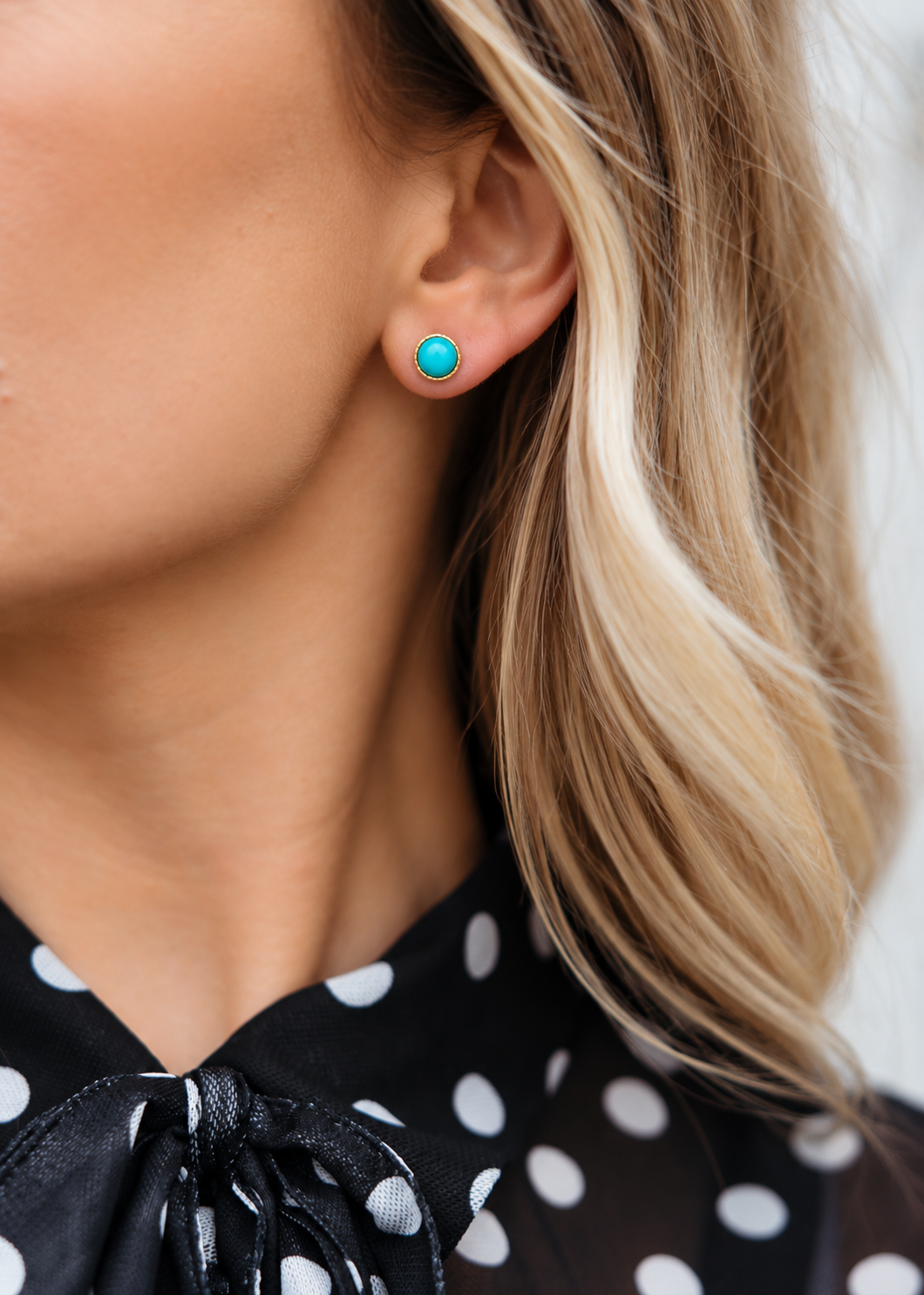 18672 R3-26 DAINTY TURQ GOLD STUD EARRINGS